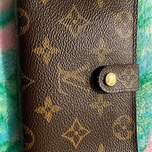 LV Vintage Kisslock Wallet